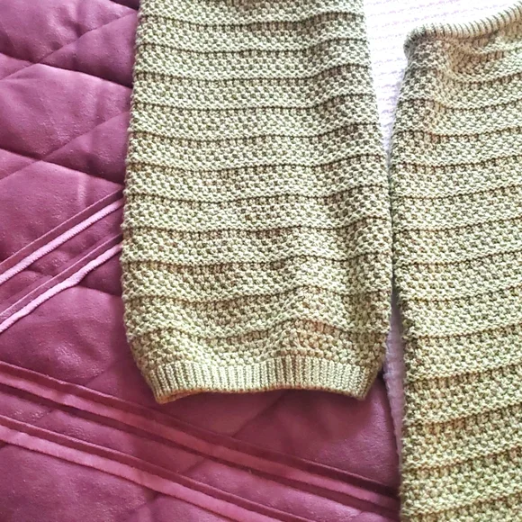 Forever 21 Green Knit Open Back And Side Dress with Ring Detail In Front. - Picture 5 of 9